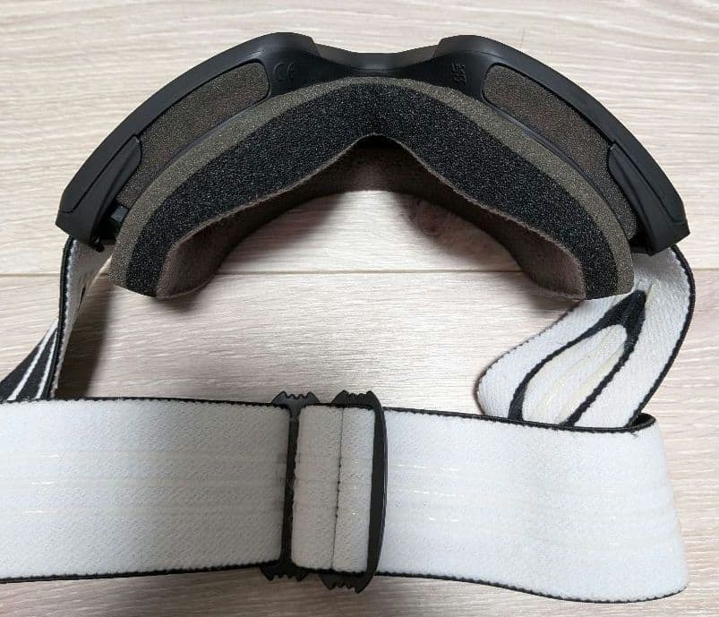 オークリー LINE MINER XL（L) 収納袋付き