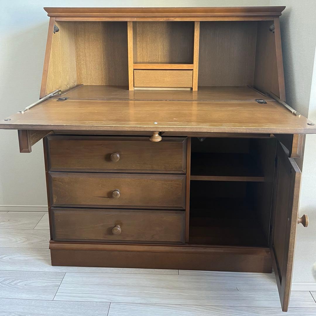 ライティングビューロー　デスク　チェスト