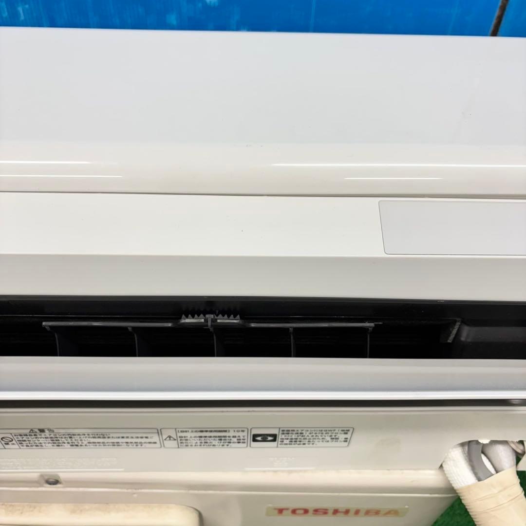 642 ルームエアコン　2022年製　容量2.2kw 6畳〜8畳向け　美品