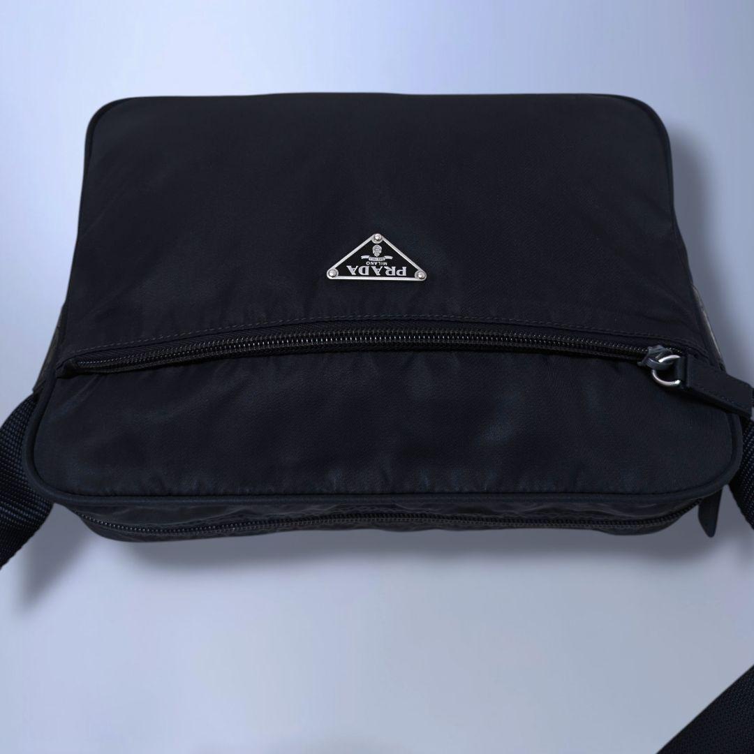 美品 PRADA ショルダーバッグ 斜め掛け カメラバッグ ブラック ナイロン