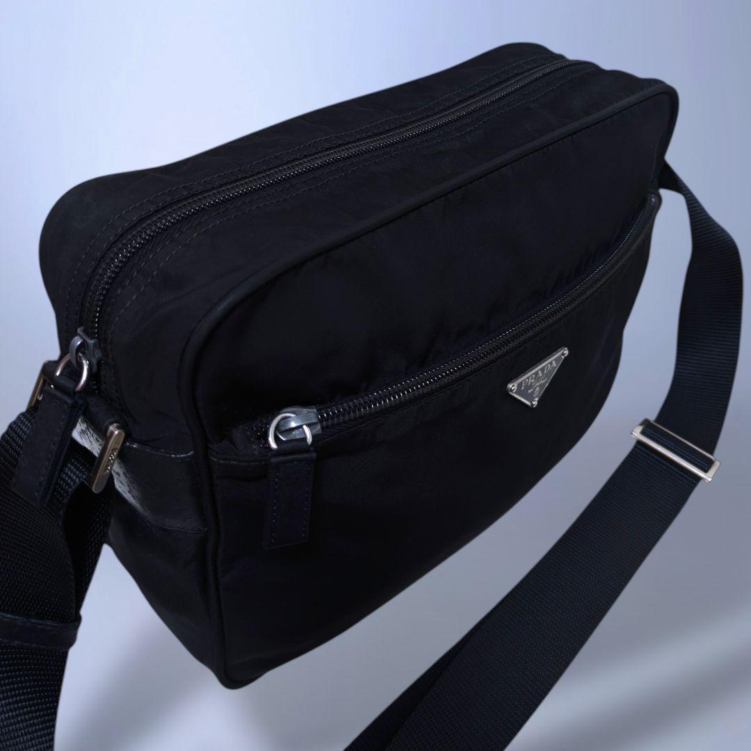 美品 PRADA ショルダーバッグ 斜め掛け カメラバッグ ブラック ナイロン