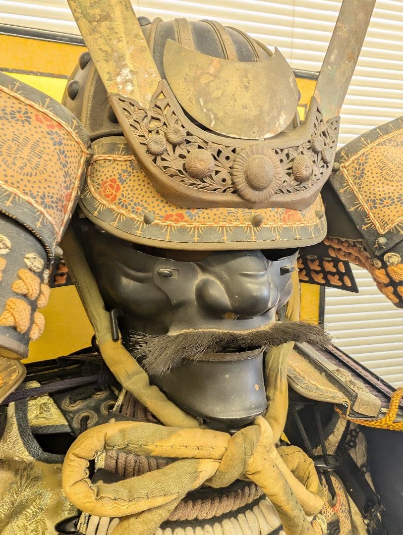 等身大 甲冑 鎧兜 鎧一式 甲冑 鎧櫃 鎧立付 面頰 赤糸大縅鎧 全高170cm