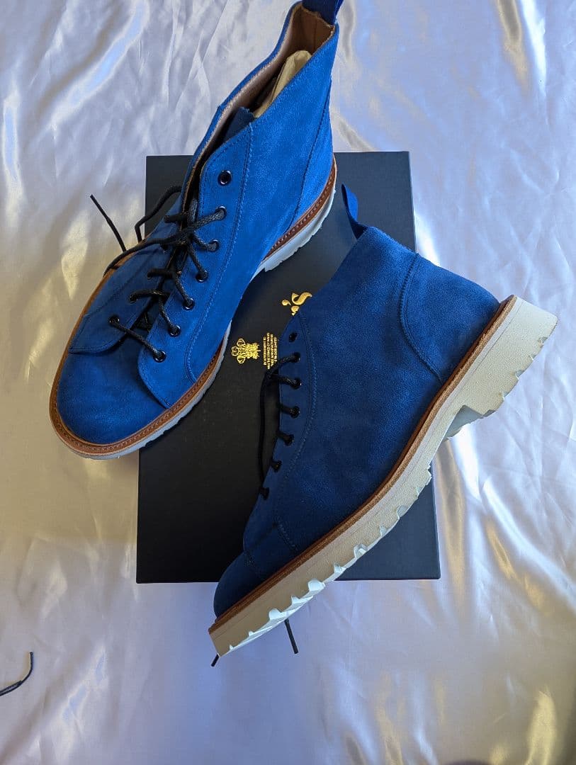 初*者様 新品未使用　tricker's　スエード　ブーツ　ブルー　ビブラムソー