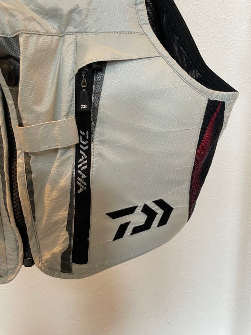 n*o様 美品　ダイワ　スペシャル　バリアテックショートメッシュベスト、キャップ