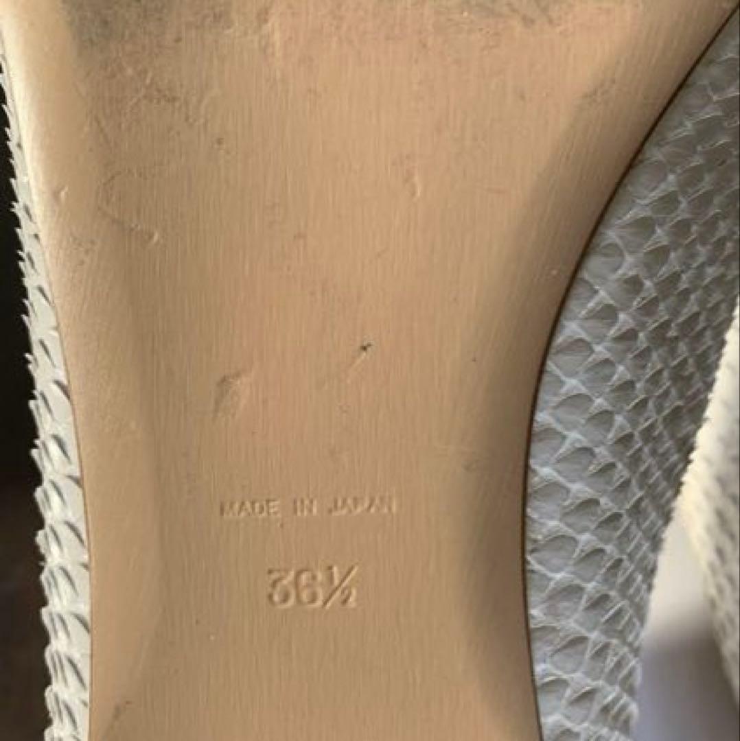 【美品】PIPPICHIC白パイソンフラットシューズ