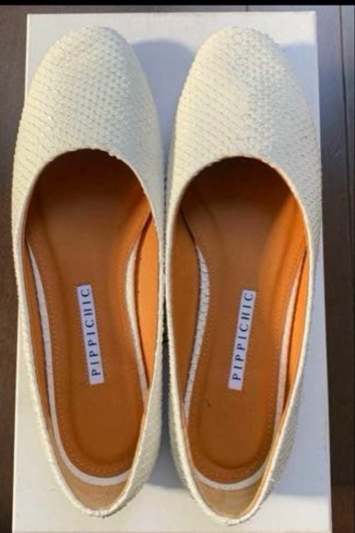 【美品】PIPPICHIC白パイソンフラットシューズ