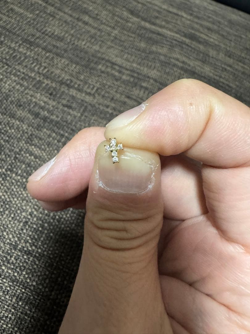 18Kゴールド クロス型ピアス ダイヤ0.5