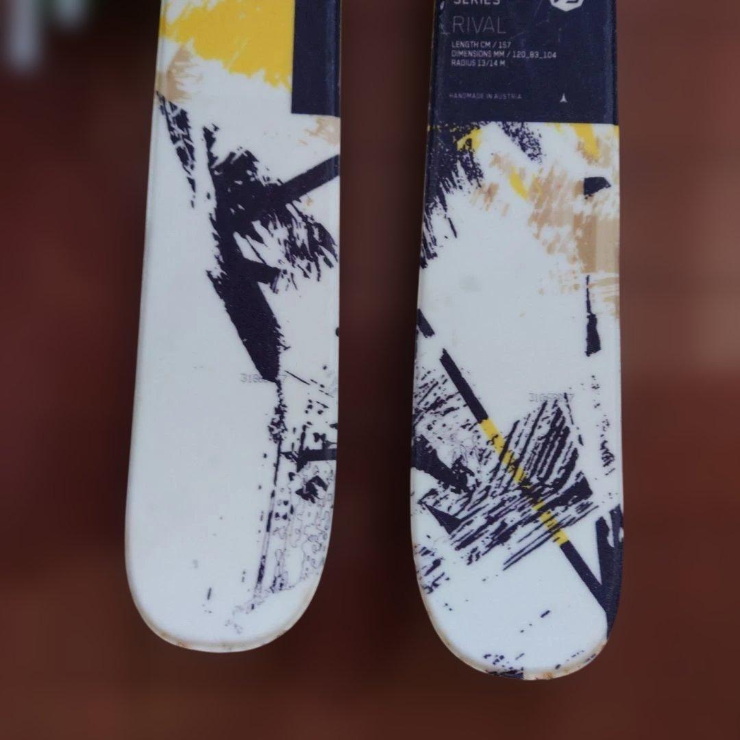 Atomicスキーセット、ストックつき