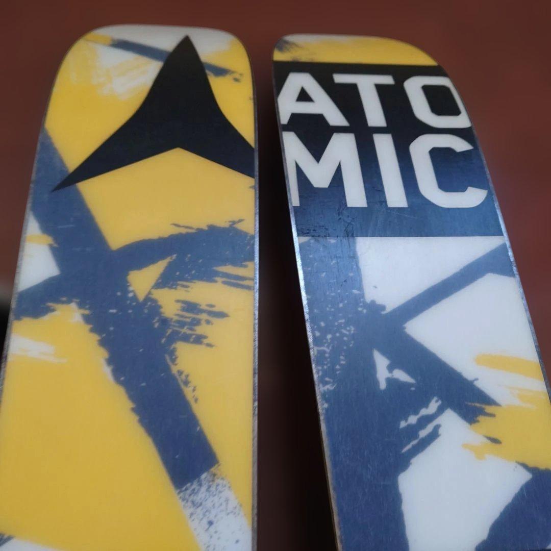 Atomicスキーセット、ストックつき