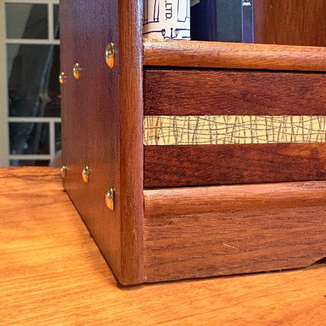 「欅無垢材 真鍮鋲 ヴィンテージ 卓上本立て 2段引き出し付き」