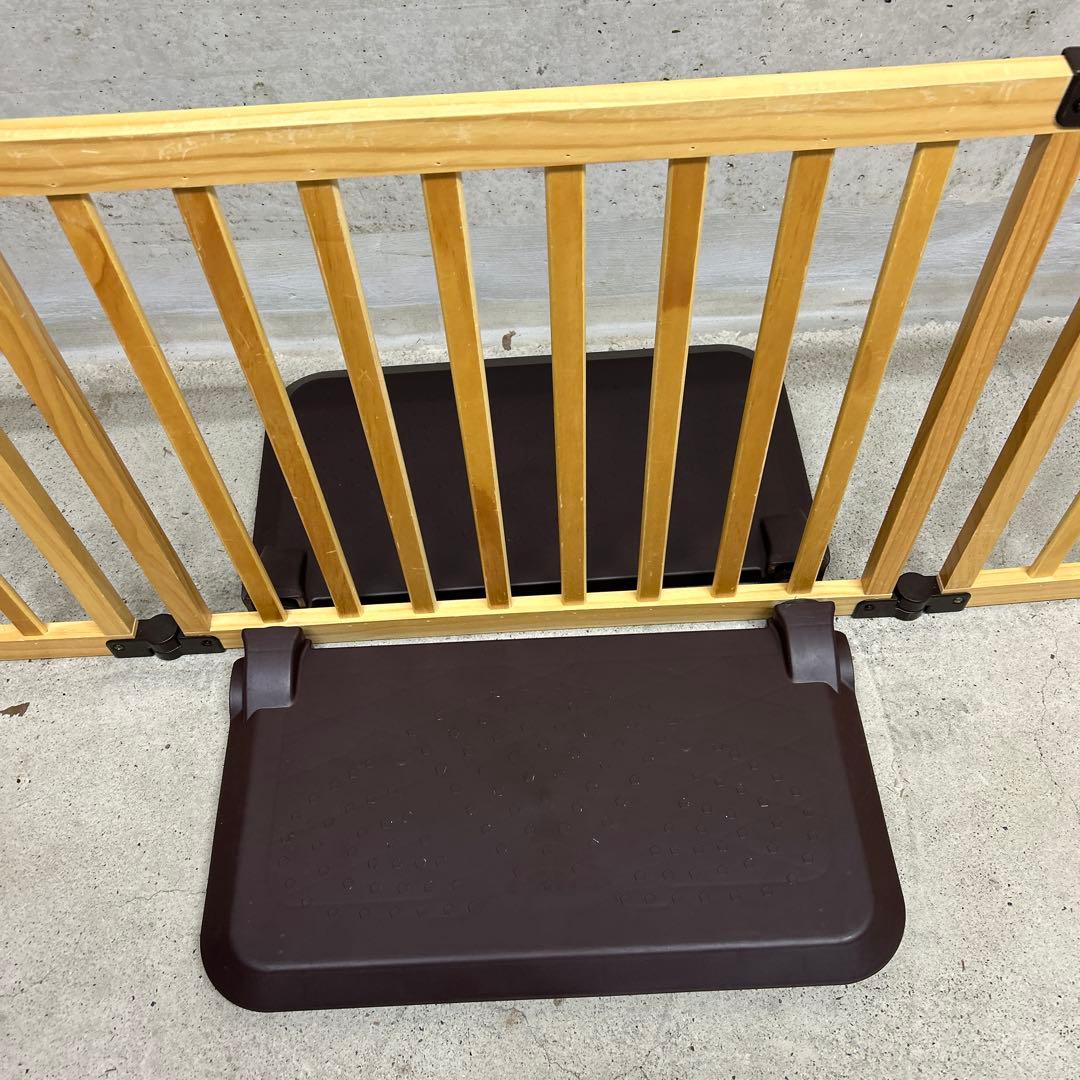 清掃済　ちょっとおくだけとおせんぼ　木製スマートワイドウッディー　ベビーゲート