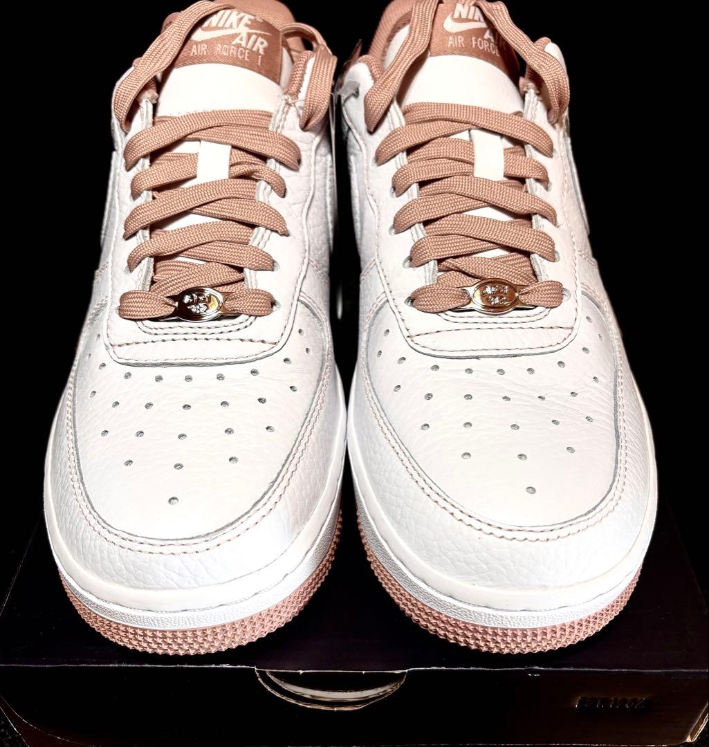 ■新品24.0cm■ナイキ エア フォース 1 07 ミニジュエル メタルロゴ