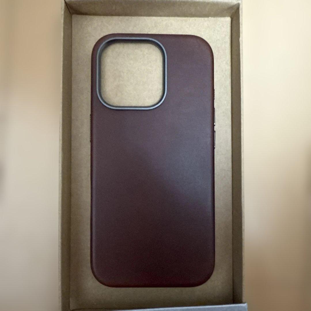 NOMAD Traditional Leather iPhone16pro用