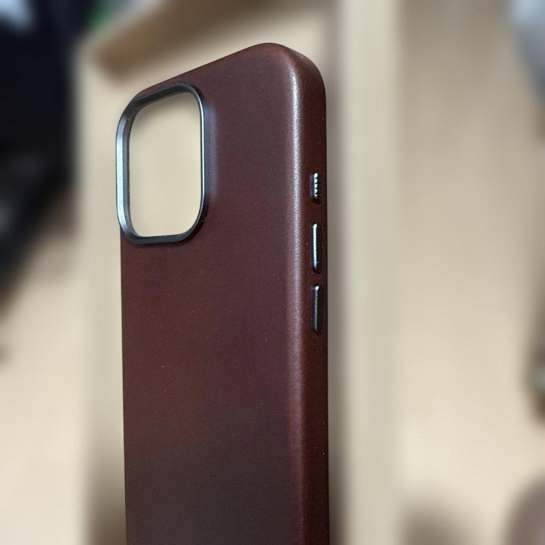NOMAD Traditional Leather iPhone16pro用