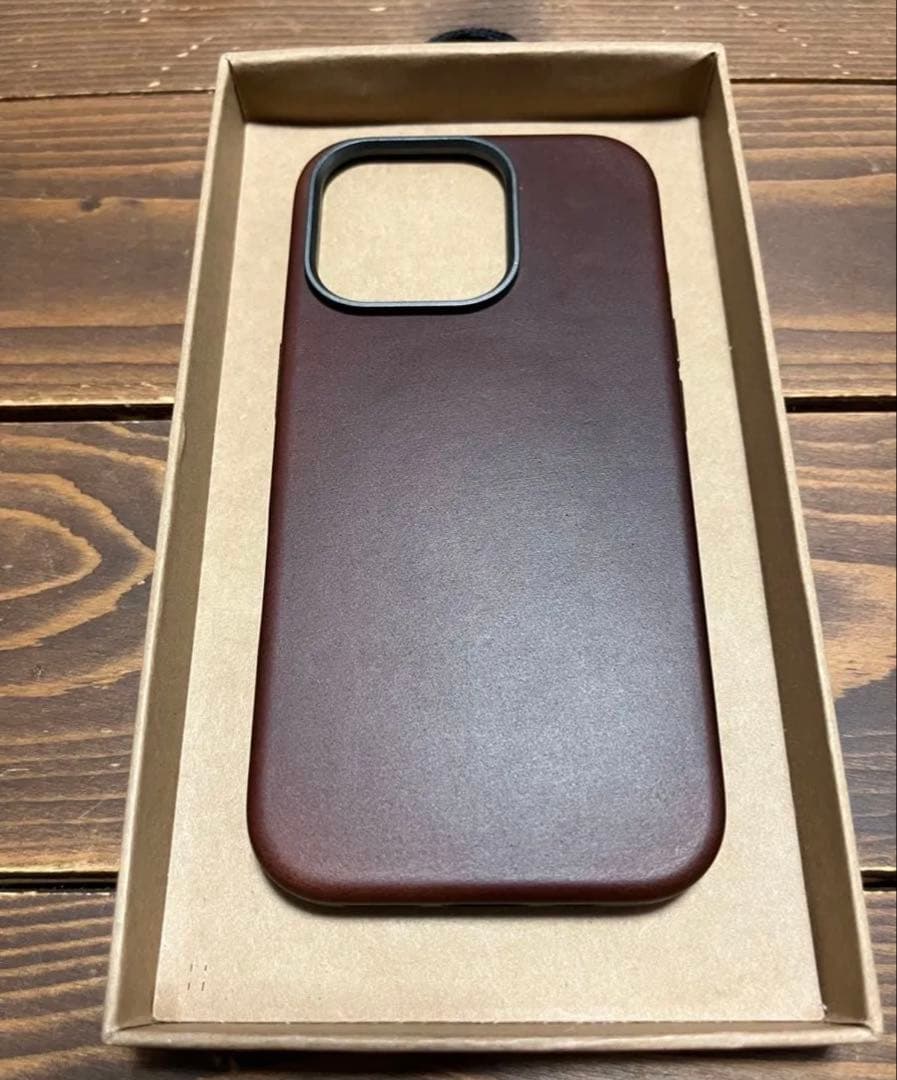 NOMAD Traditional Leather iPhone16pro用