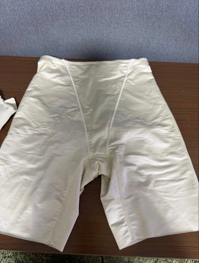 mirrormirror / ブライダルインナー ガードルM & ビスチェE85