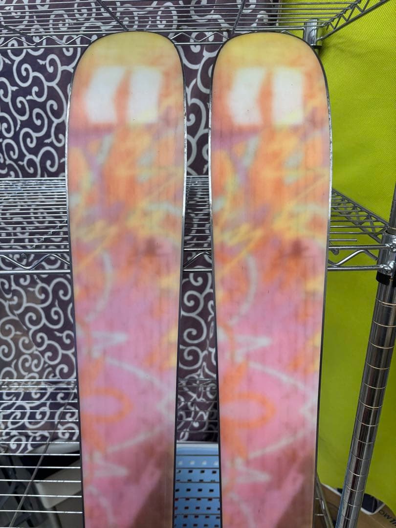 ARMADA スキー板 カラフルデザイン