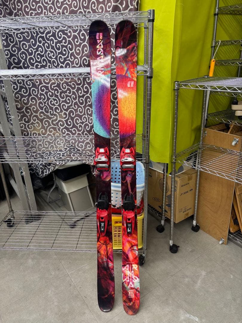 ARMADA スキー板 カラフルデザイン