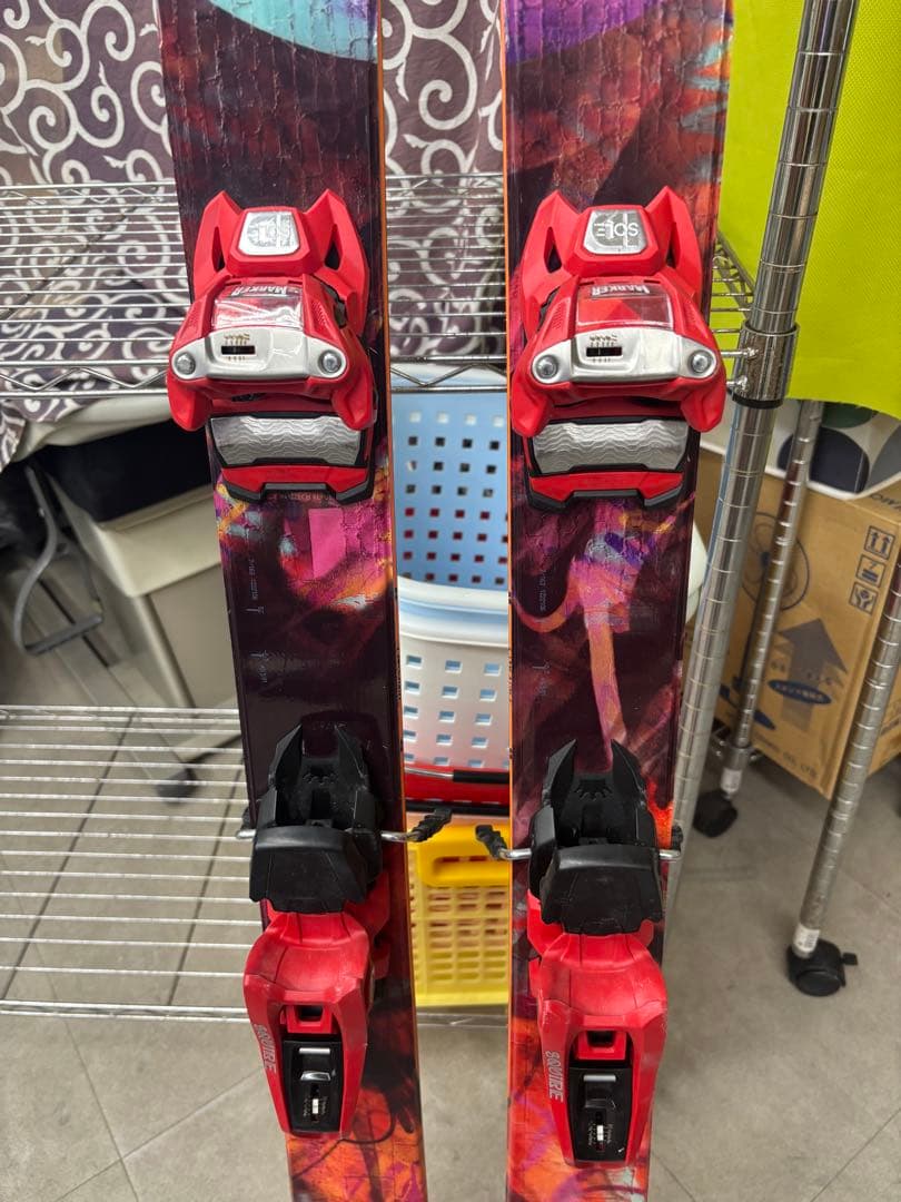 ARMADA スキー板 カラフルデザイン