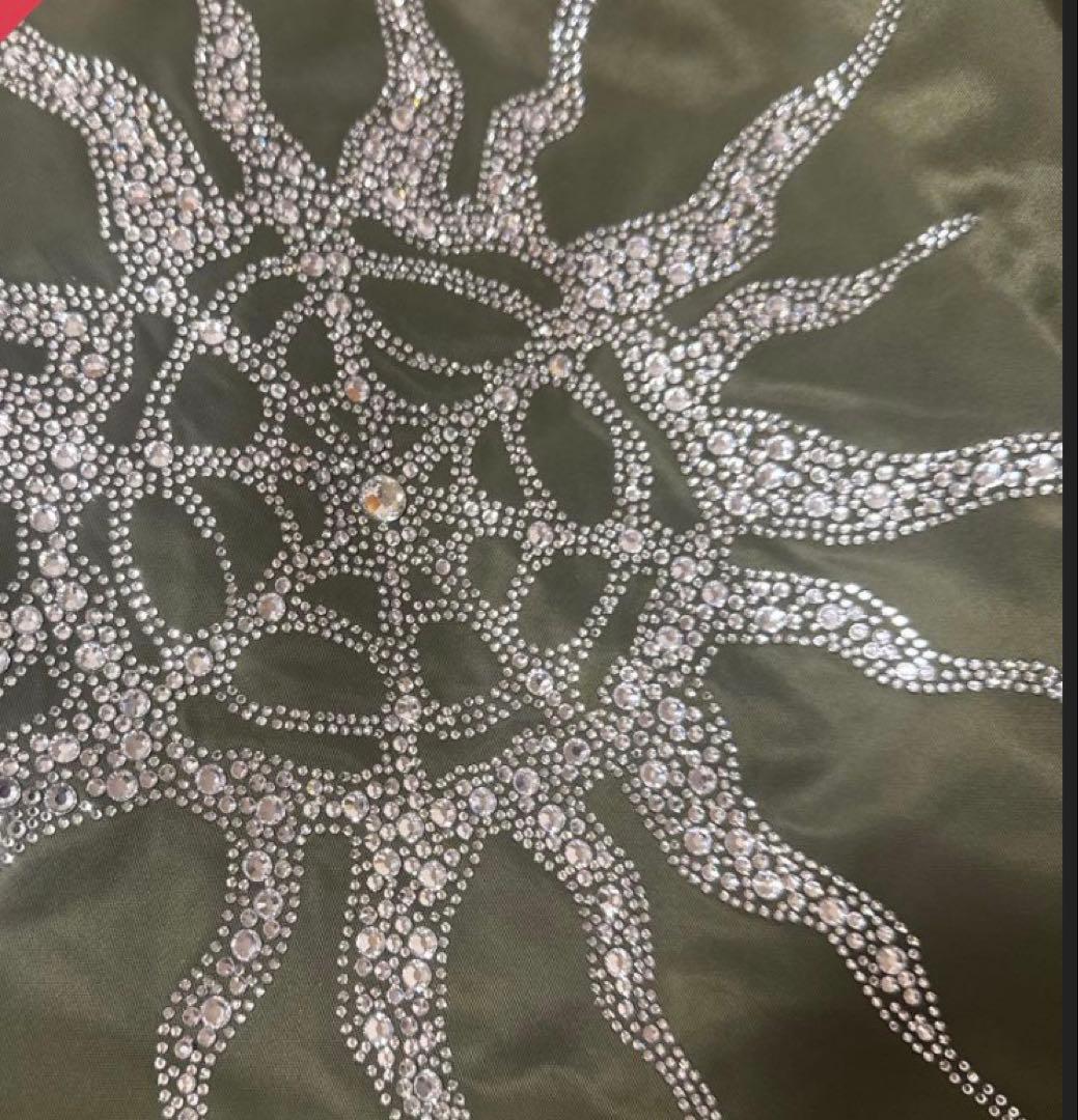 スタッズ付きオリーブMA-1ジャケット