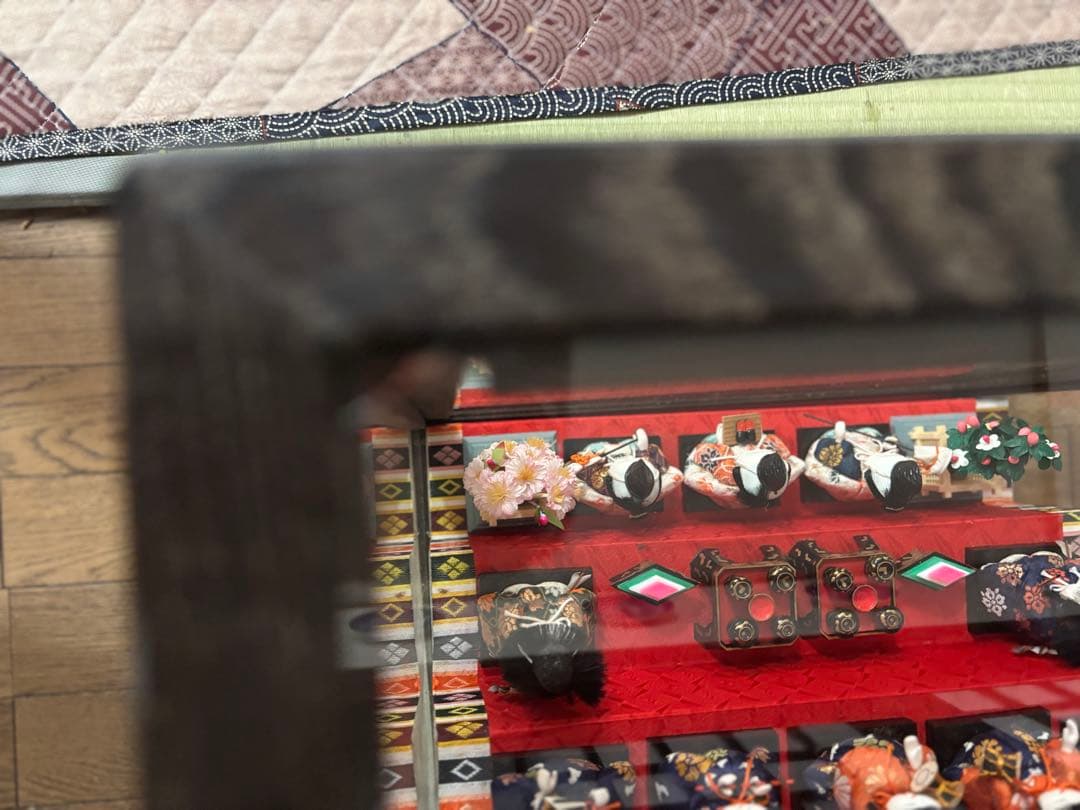 昭和レトロ・可愛い木目込み　雛人形セット 5段15体 ガラスケース付き