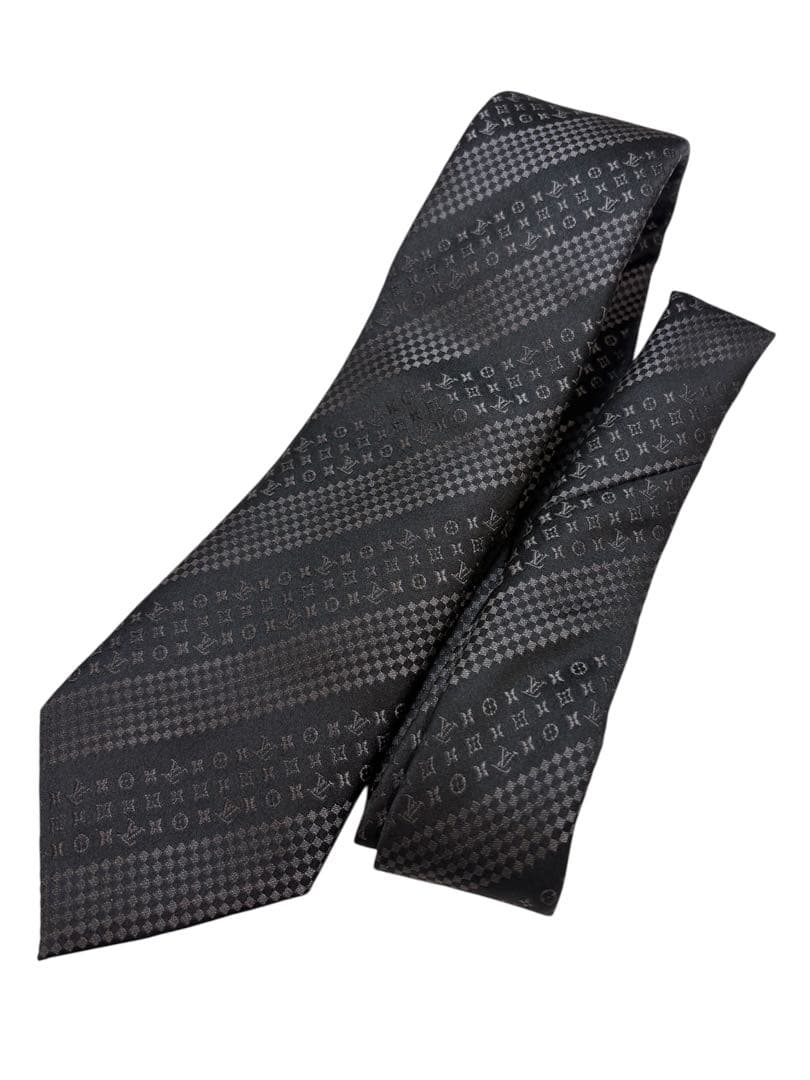 C*O様 【美品】Louis Vuitton 黒 ストライプ柄　ネクタイ