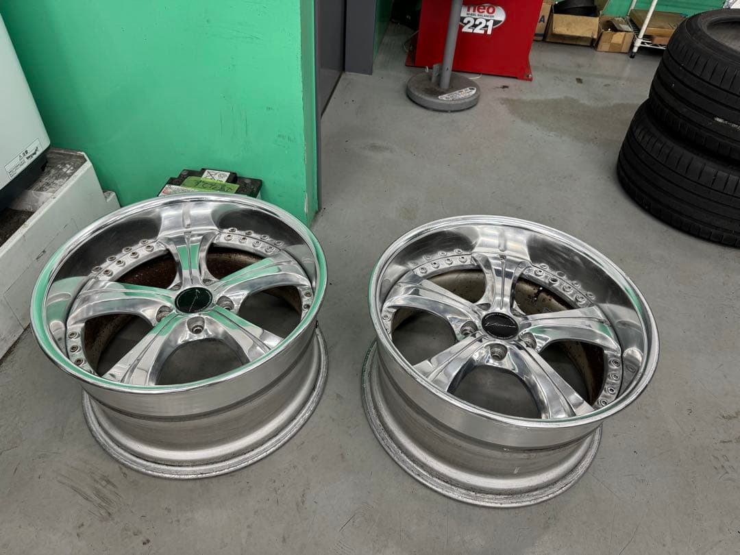 yux ！　　　SSR ヴィエナクラージェ　18インチ　10J