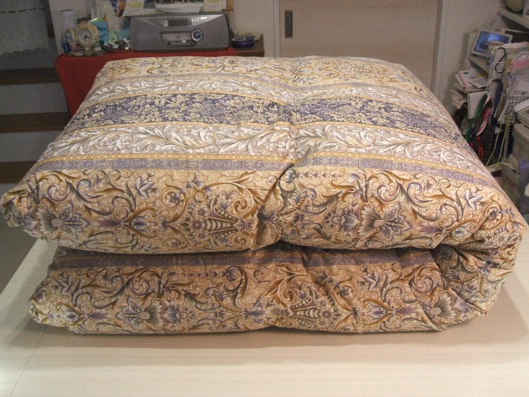 残り3点激安価格！新品＊ロイヤル＊フランス９３％＊増量１，３キロ＊羽毛布団ＳＢ