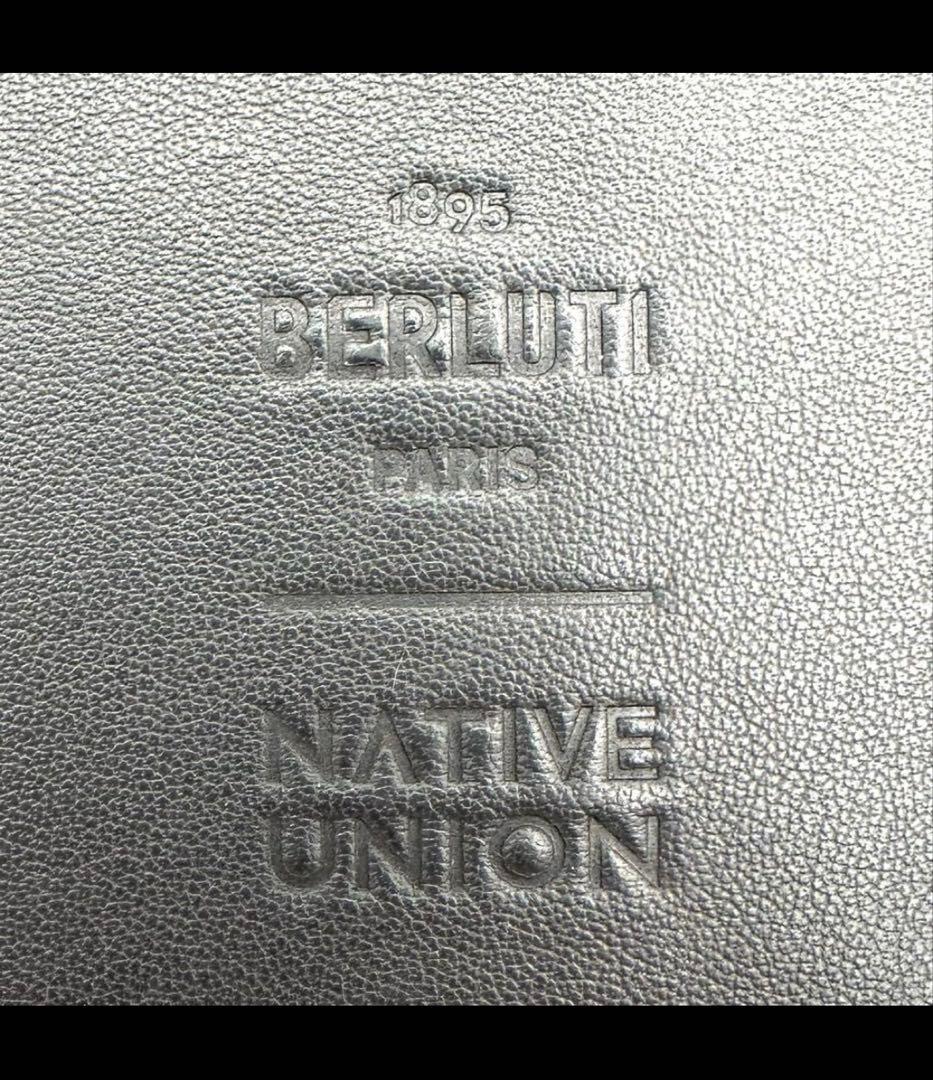 【未使用級】ベルルッティ スマホケース iPhone15pro レザー