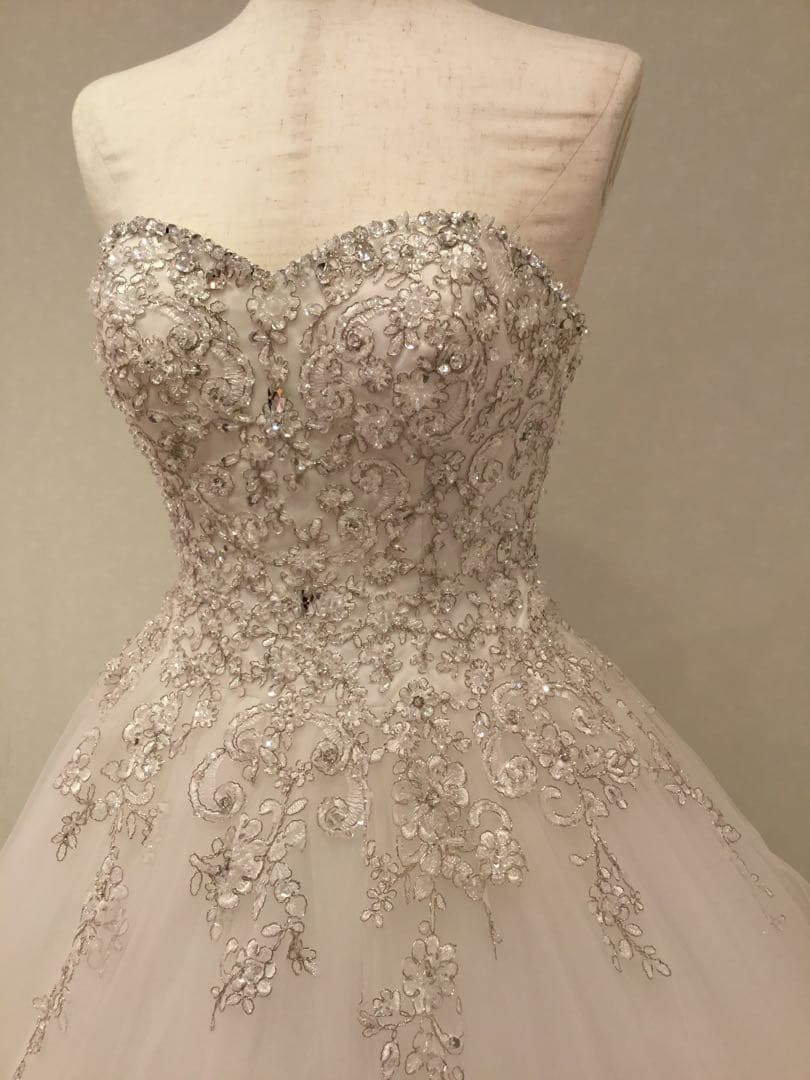 に*ぶ様 YNS WEDDING エレガント華やか　プリンセスラインドレス