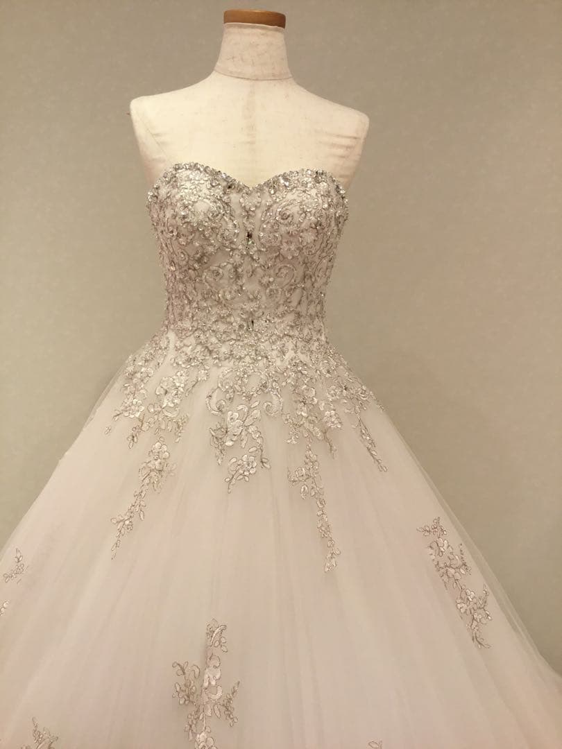 に*ぶ様 YNS WEDDING エレガント華やか　プリンセスラインドレス