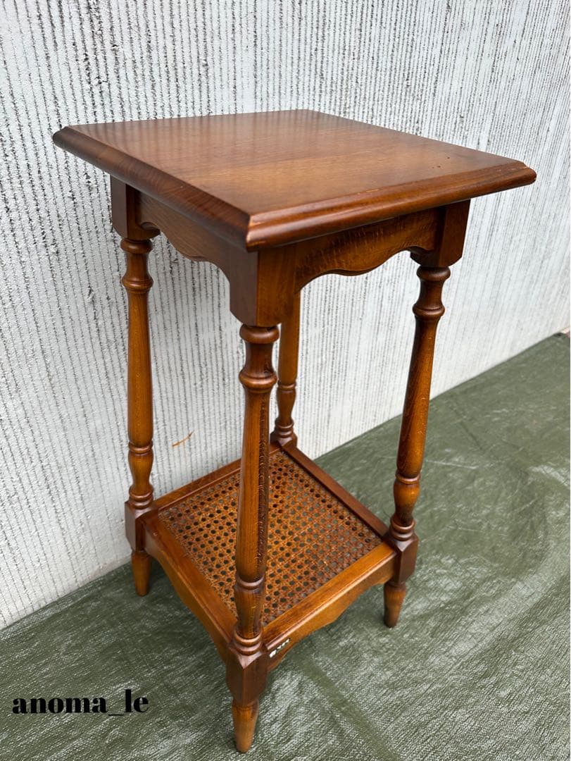 【サイドテーブル】カリモク　コロニアル　花台　飾り台　インテリア◎