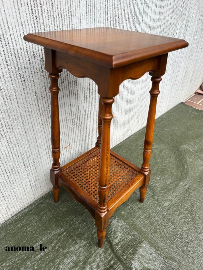 【サイドテーブル】カリモク　コロニアル　花台　飾り台　インテリア◎