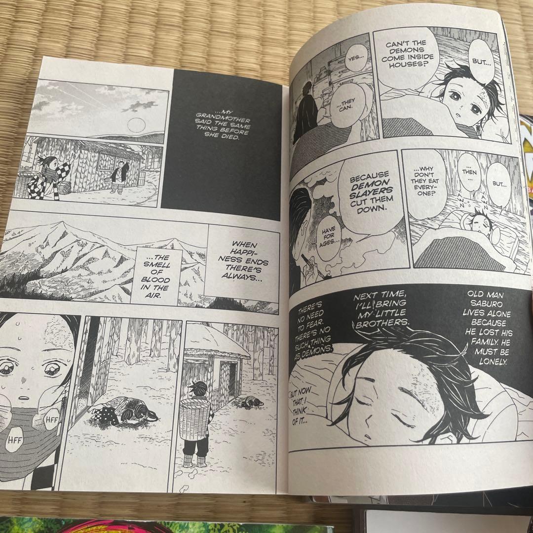 鬼滅の刃　英語版　1-18巻(8巻日本語) 日本語19-23巻