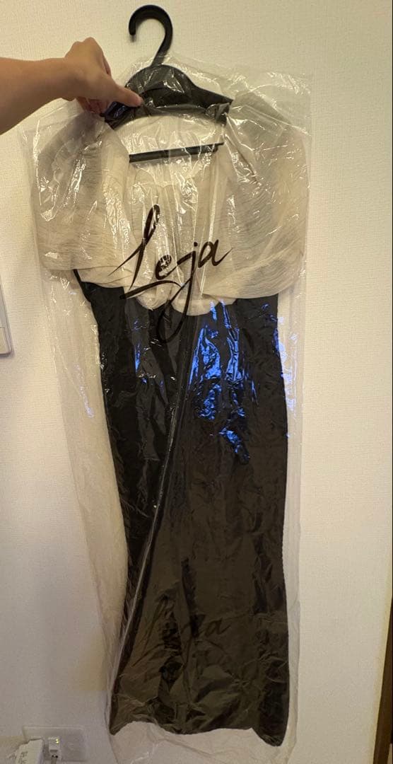 【maiさん専用】フリル付きオフショルダー 黒 パーティードレス