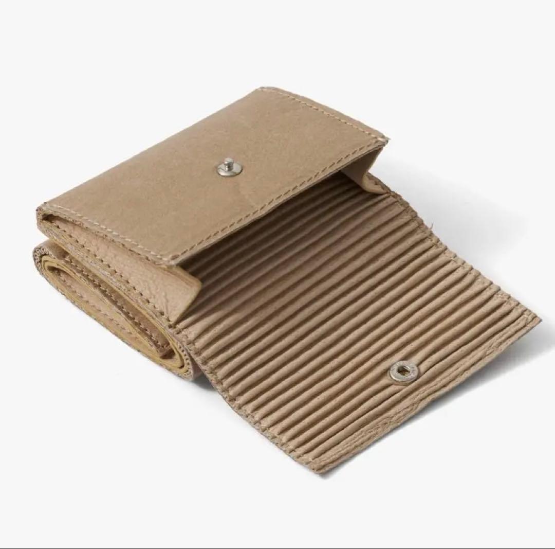 小物 beta post Cardboardic Trifold Wallet