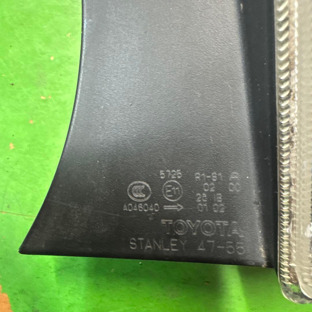 トヨタ　プリウス　30 後期　テールランプ　テールライト　左右セット　中古品