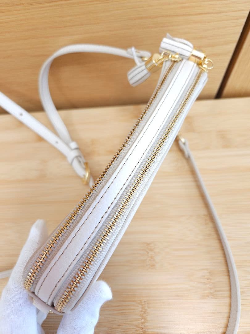 【未使用品】ATAO　アタオ　お財布ポシェット　アイビスホワイト