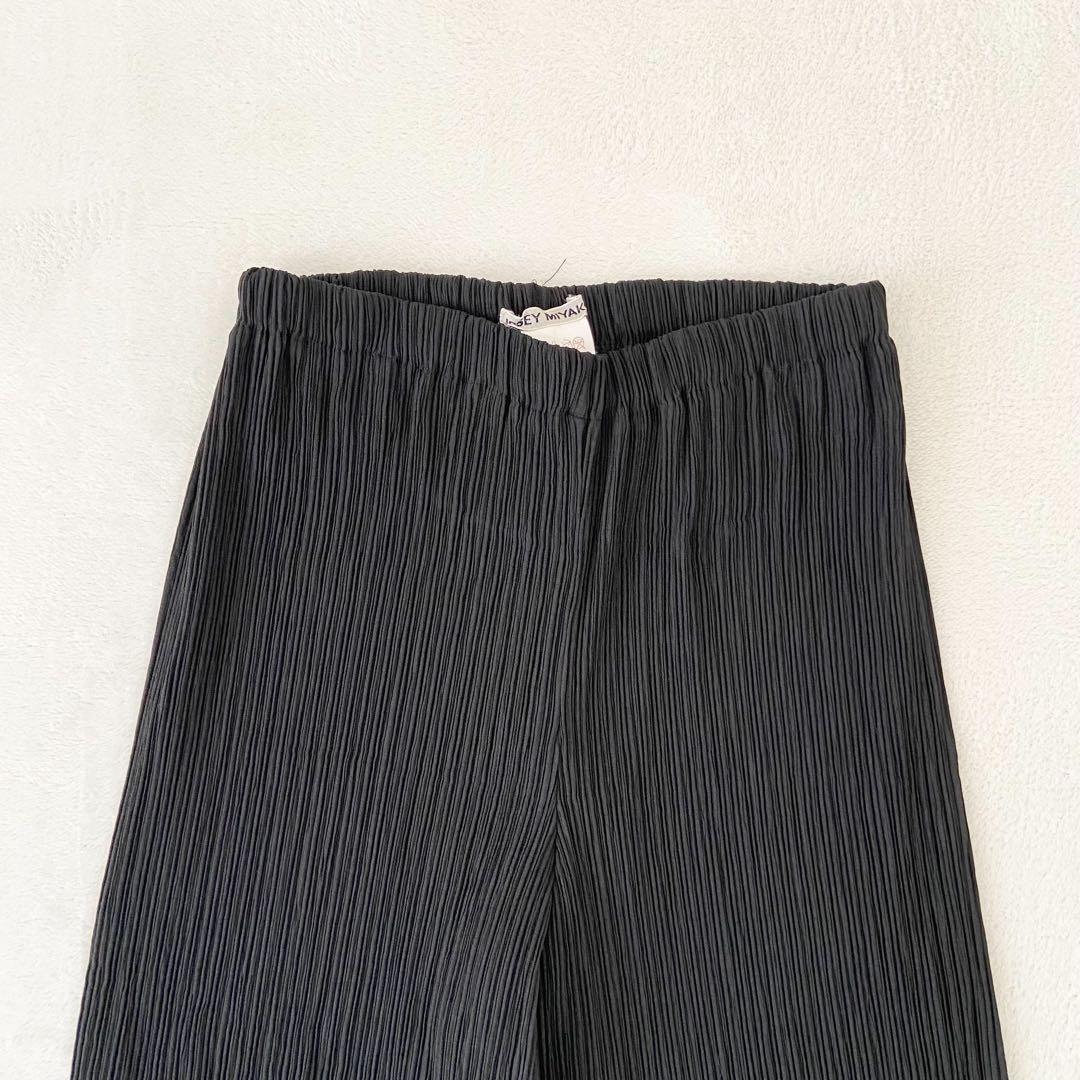 美品　ISSEY MIYAKE パンツ　プリーツ　ブラック　archive