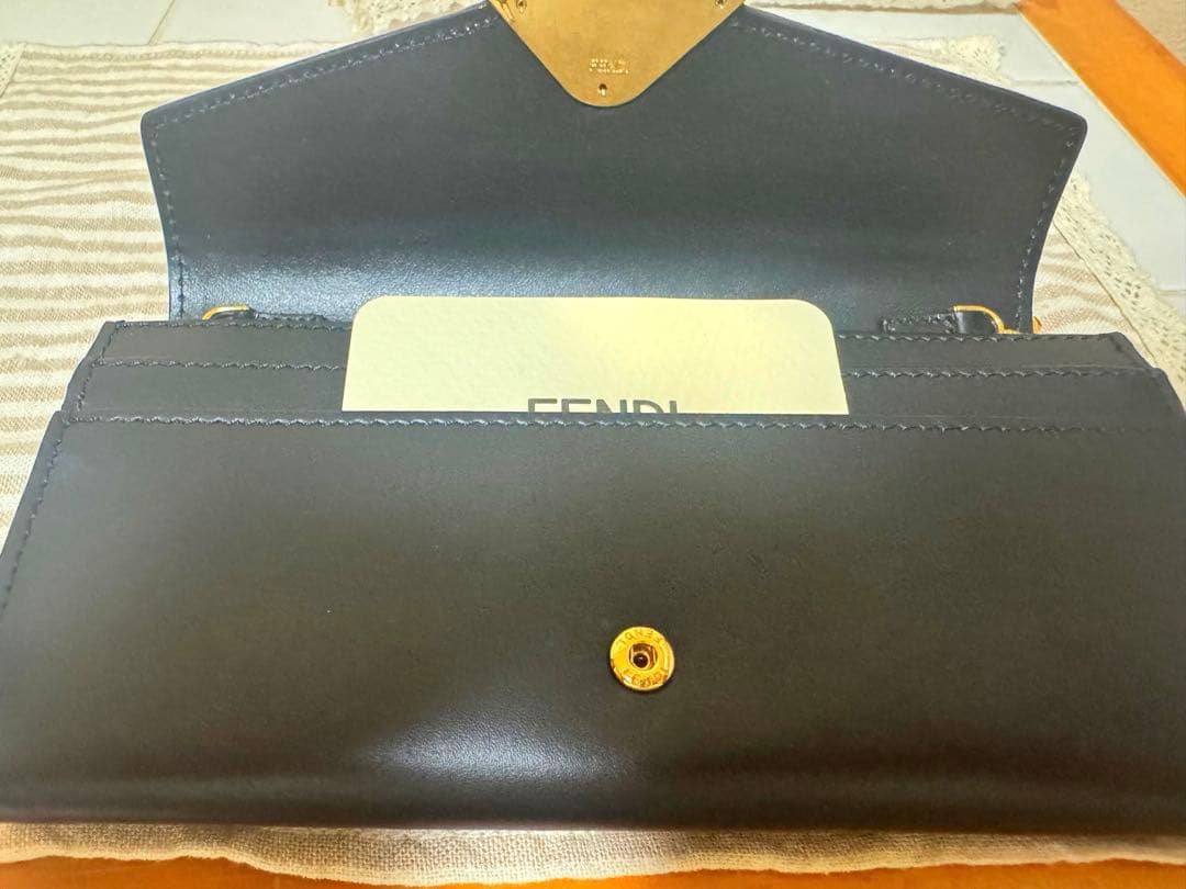 FENDI フェンディ FFダイヤモンド チェーンウォレット