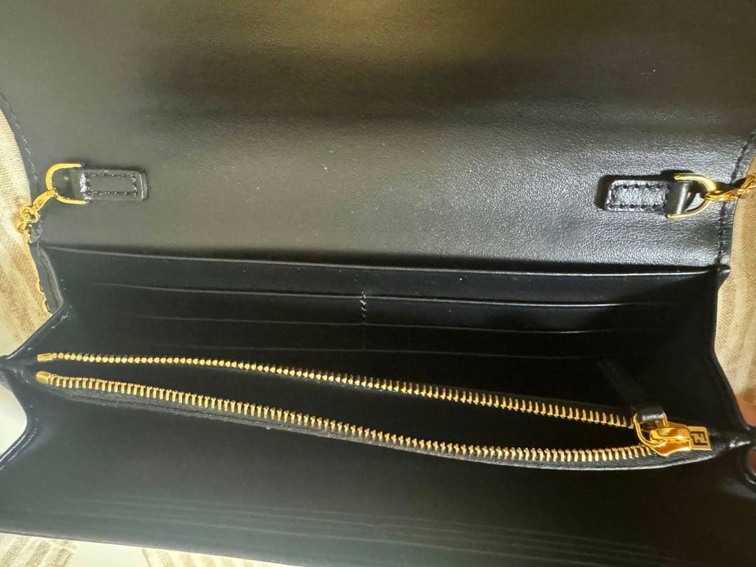 FENDI フェンディ FFダイヤモンド チェーンウォレット