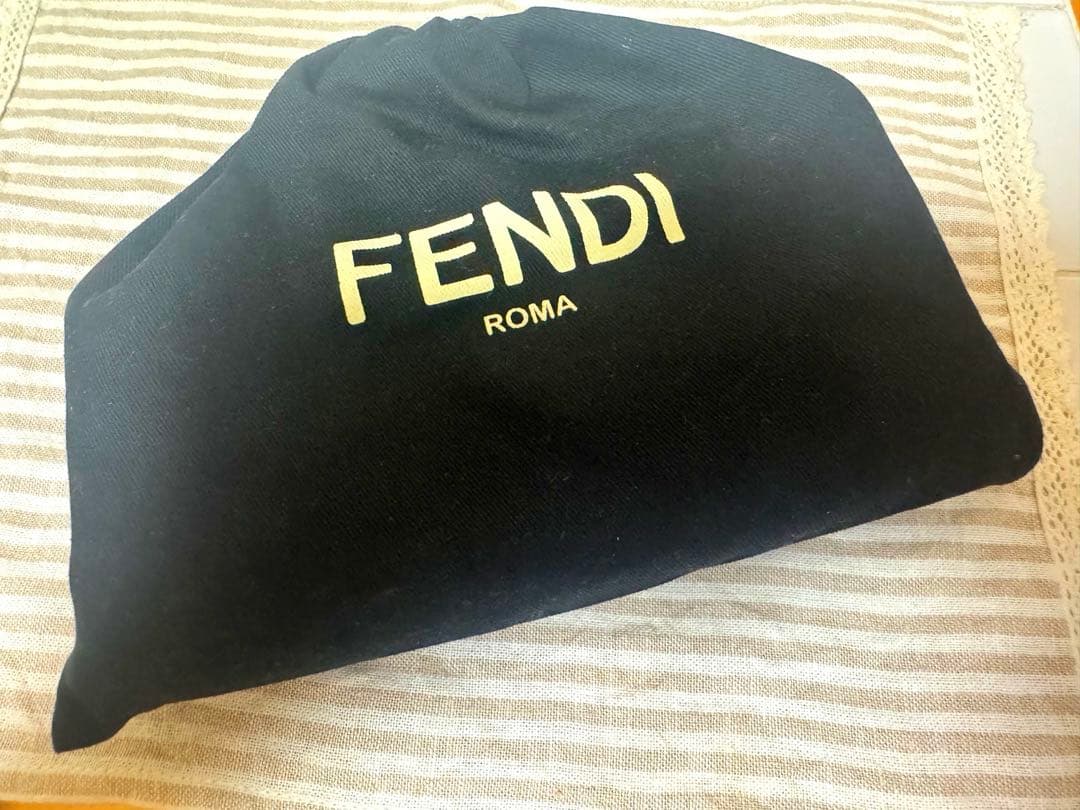 FENDI フェンディ FFダイヤモンド チェーンウォレット