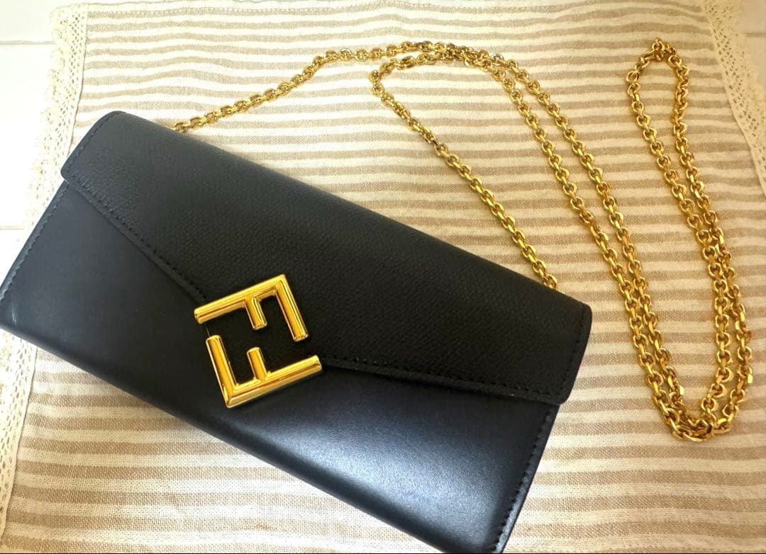 FENDI フェンディ FFダイヤモンド チェーンウォレット
