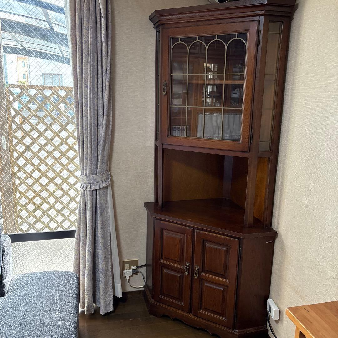 オールドカリモク　コーナーキャビネット　飾り棚　コロニアル