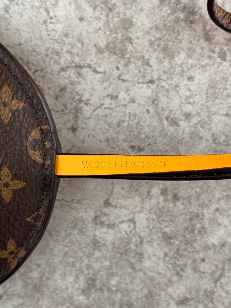 Louis Vuitton ルイヴィトン　象型レザー チャーム