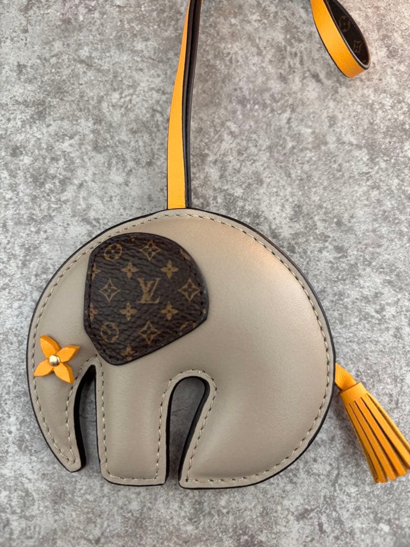 Louis Vuitton ルイヴィトン　象型レザー チャーム