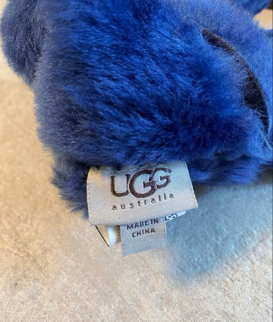 UGG ネイビー シープスキン手袋　Mサイズ