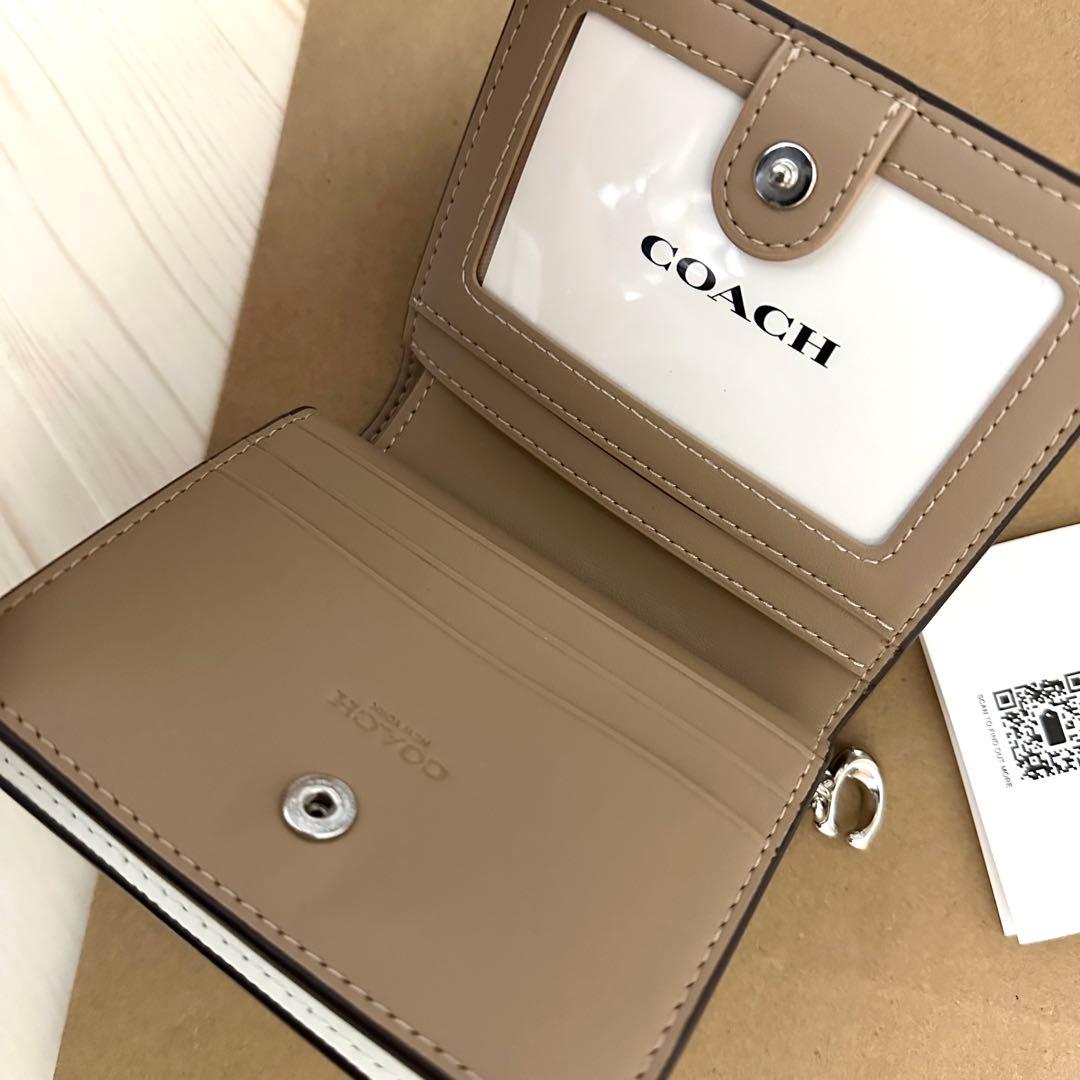 限定カラー！ 新品 COACH コーチ　折り財布　ホワイト 二つ折り財布