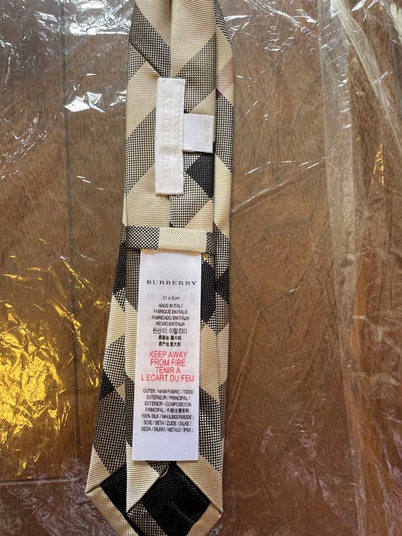 バーバリー　120 高級フォーマルスーツセット　ネクタイ　入学式　七五三　卒園式