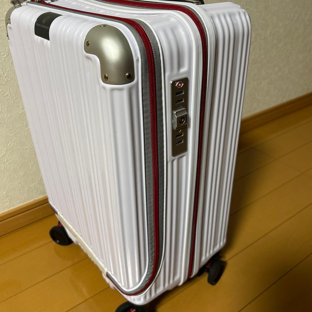 TRANS CONTINENTS ホワイトキャリーケース